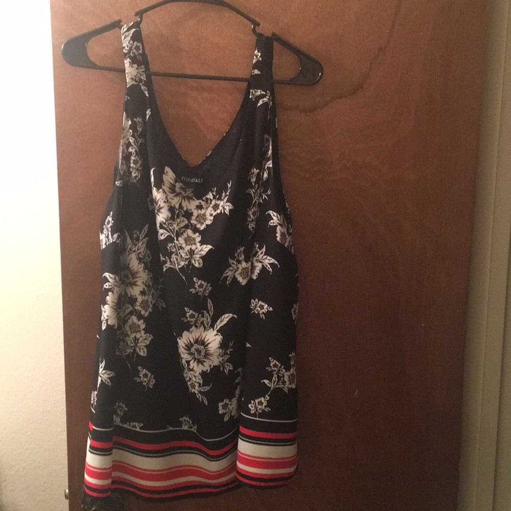 Women’s sleeveless blouse.  NWT.